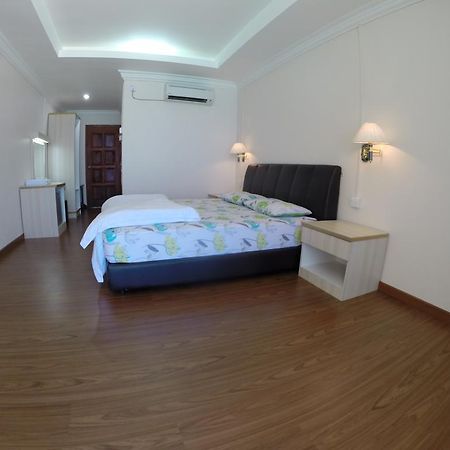 New Cocohut Chalet Hotel Kuala Terengganu Room photo